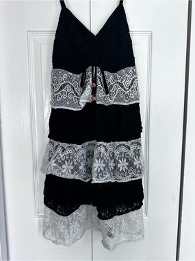 Strapless Black and White Lace Tiered Dress